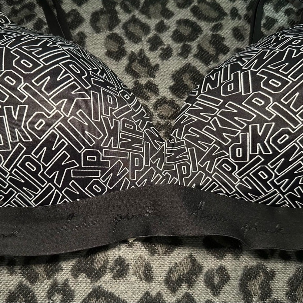 PINK Victoria's Secret Graphic Black Bra